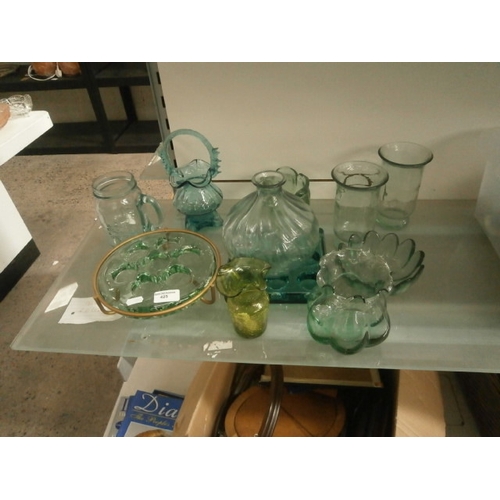 425 - Collection of green glassware