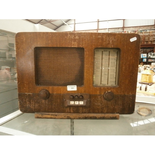 391 - Vintage radio