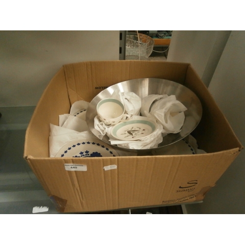 440 - Box inc Maidstone J & G Meakin tableware, Alfred Meakin cups and saucers