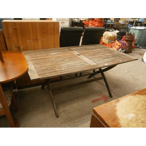 633 - 5ft x 3ft wooden patio table