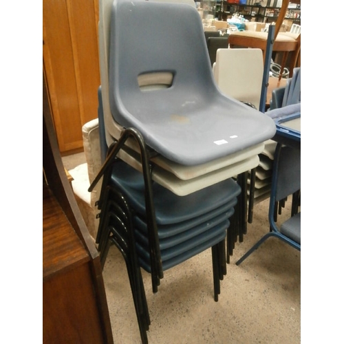 644 - 8 x assorted stacking chairs