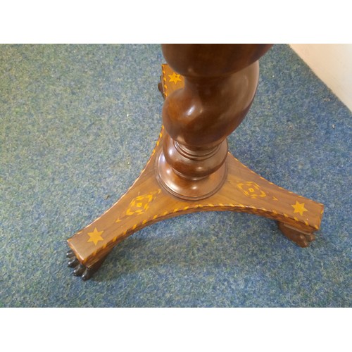 1 - 19th Century marquetry and inlaid games table. In beautiful condition with inlaid maple on satinwood... 