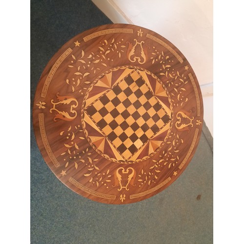 1 - 19th Century marquetry and inlaid games table. In beautiful condition with inlaid maple on satinwood... 