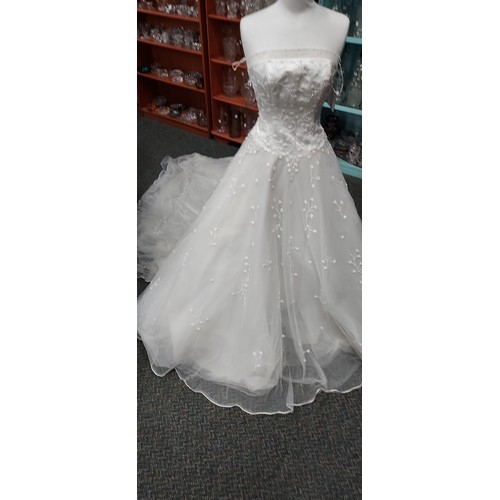 197 - Beautiful Joy House Weddings, wedding dress
Maria UK 14 Ivory