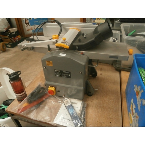 130 - Titan 1500w Jointer planer, with instruction manual, in full working order.