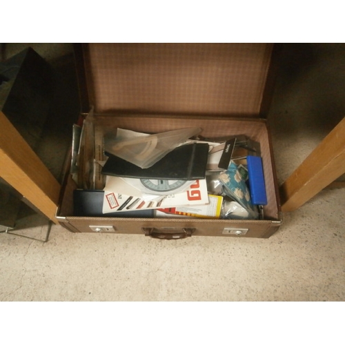 133 - Suitcase containing stationary items