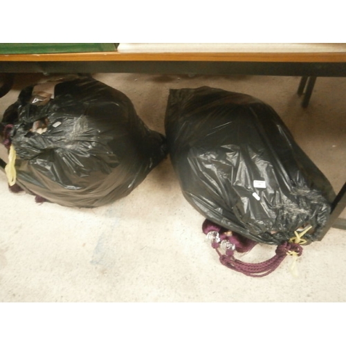 149 - Two bags of home furnishings