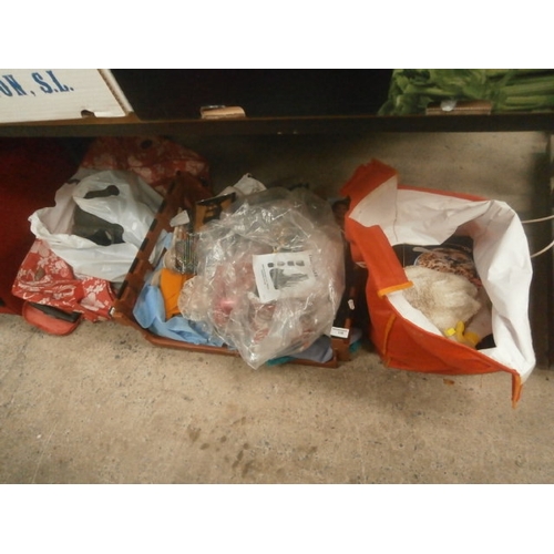 176 - Lot inc electronics, footwear, CDs, string lights, etc