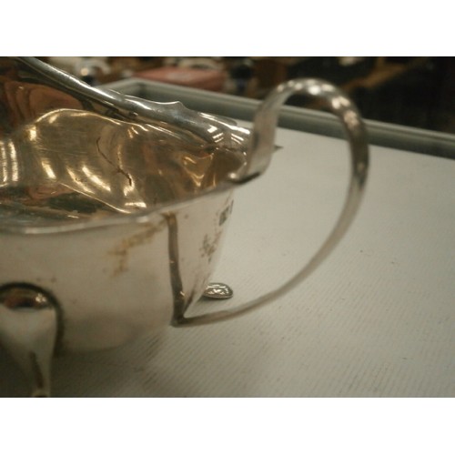 41 - Silver hallmarked Sauce Boat weight 110G
Sheffield Hallmarks