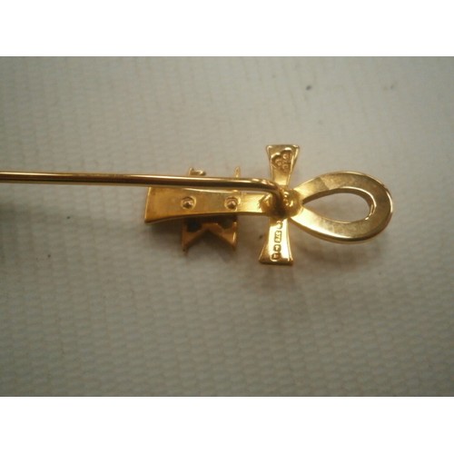 51 - 9ct gold hallmarked tie pin by Garrard & co ltd The Crown Jewellers - in original case weight 1.75G ... 