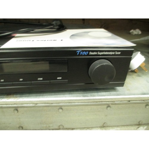 75 - Cambridge Audio T-Series tuner, powers up