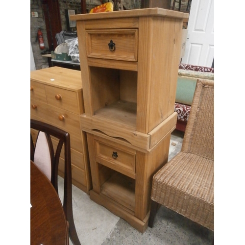 699 - Pair of pine bedside stands with drawer