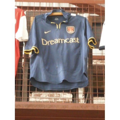 196 - Old Arsenal FC replica football shirt, adult size L