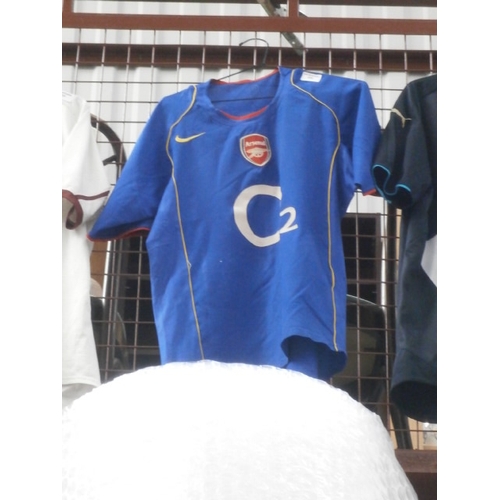 209 - Old Arsenal FC replica football shirt, adult size unreadable probably M