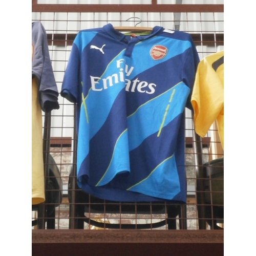 212 - Old Arsenal FC replica football shirt, adult size L