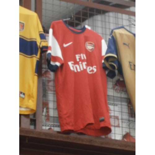 224 - Old Arsenal FC replica football shirt, adult size L