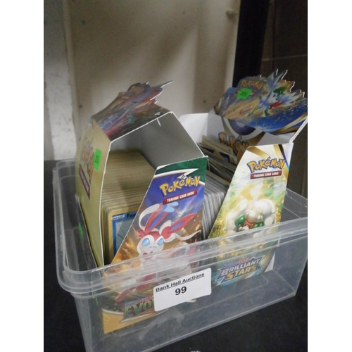 99 - Collection of Pokemon trading cards