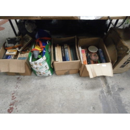 129 - Lot inc books and toys