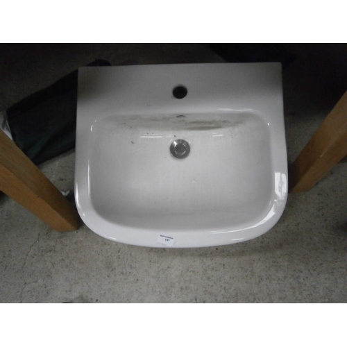 141 - Ceramic sink unit