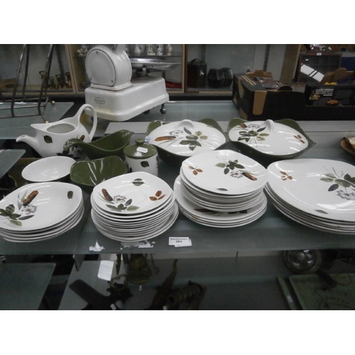 383 - Quantity of Midwinter tableware