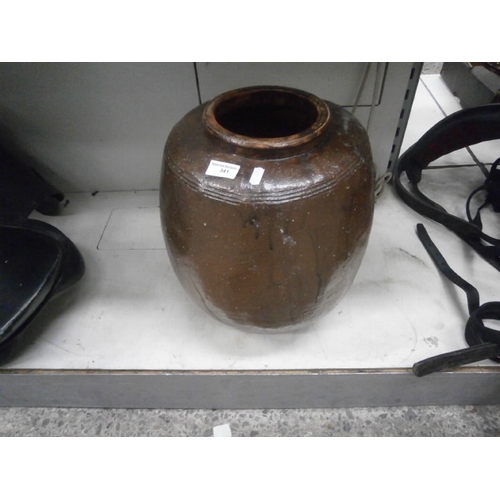 341 - Large vintage earthenware pot