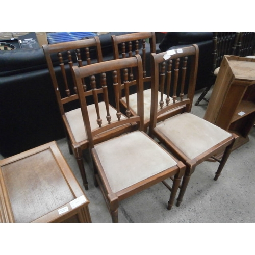 675 - Set of 4 dinning chairs