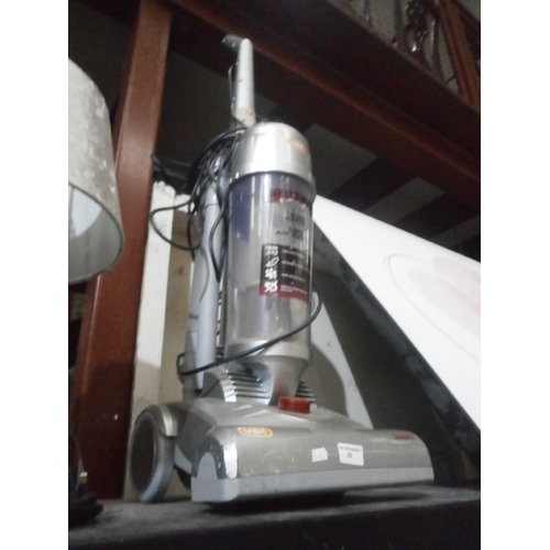 30 - Vax upright vacuum cleaner