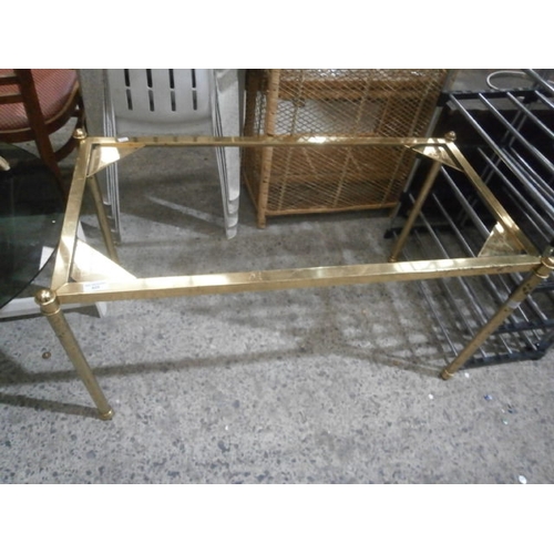 628 - Gilt metal commemorative coffee table frame marked - Mr L.Roberts, British Aerospace Lostock 1985 - ... 