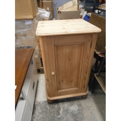 707 - Large pine cupboard