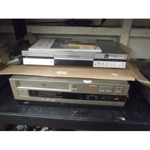 33 - Lot inc Panasonic DVD player and Hitachi VHS recorder