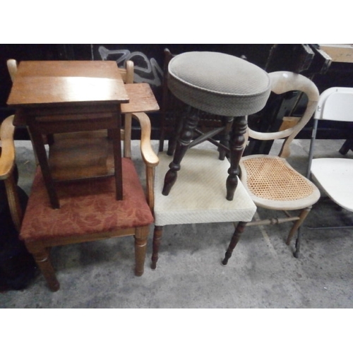 676 - 5 x items including 3 x vintage chairs