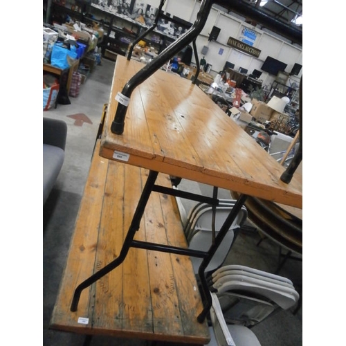 685 - 6ft x 2ft folding function/work table