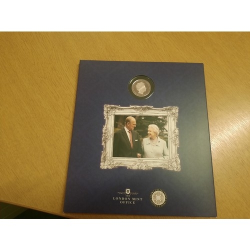 201 - The Royal platinum wedding anniversary photographic 1940s the wedding coin