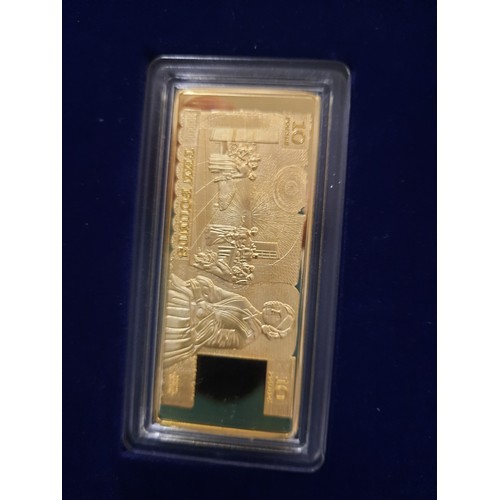 231 - The pounds ingots British banknotes gold plated bars collection