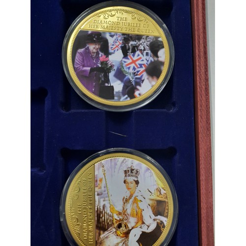 232 - Queen Elizabeth II diamond jubilee giant coin collection in wooden display case