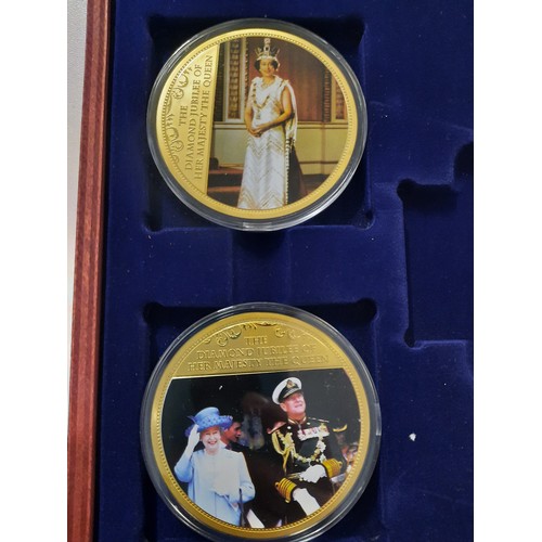 232 - Queen Elizabeth II diamond jubilee giant coin collection in wooden display case