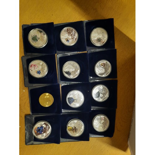 283 - Harry Potter coin collection with 12 coins