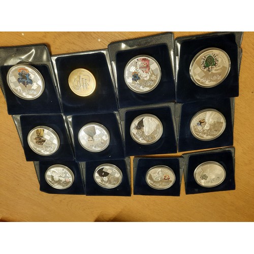 283 - Harry Potter coin collection with 12 coins