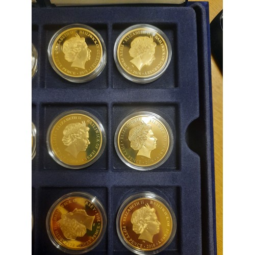 295 - A complete set of the centenary of the first world war commemorative coin collection with 36 copper ... 