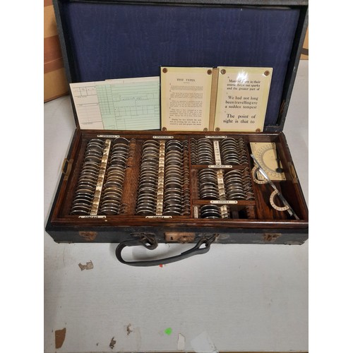 200 - Vintage opticians eye test set in original case with 131 lens & eye test book  possibly 1930s - 1940... 