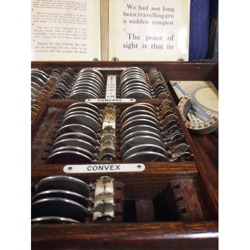 200 - Vintage opticians eye test set in original case with 131 lens & eye test book  possibly 1930s - 1940... 