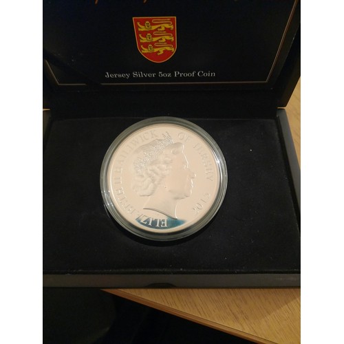 216 - 50th anniversary of Sir Winston Churchill silver £10 coin with C.O.A