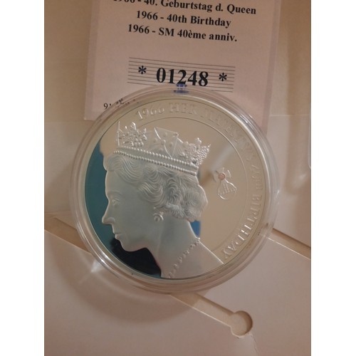 224 - The Queens diamond jubilee silver plated coins inc Her Majesty's 40th birthday & Colonel of the gren... 