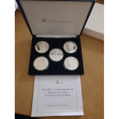 225 - The 200th anniversary of Queen Victoria silver plated £5 coin collection complete with 5 coins and C... 