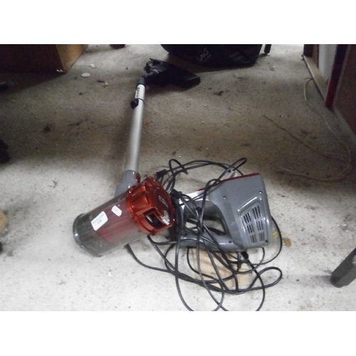 128 - EGL lightweight vacuum cleaner