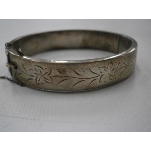 369 - Vintage silver hallmarked bracelet