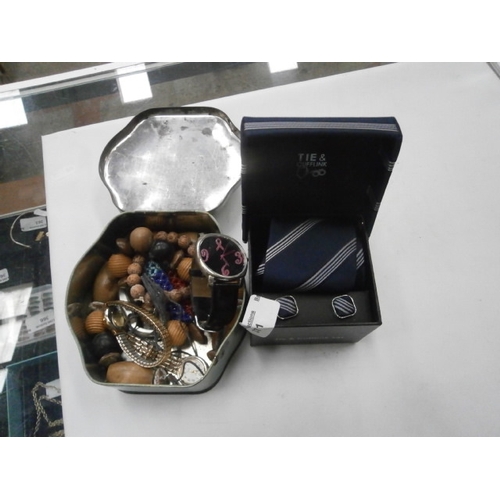 371 - Lot inc tin of jewellery with tie and cufflink set