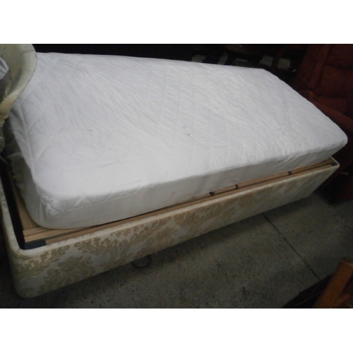 633 - Single adjustable divan bed base with mattress