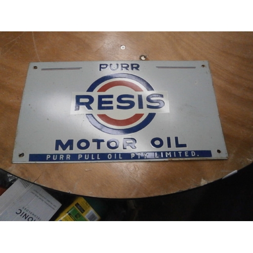 562 - Enamel resis motor oil sign 19 x 10.5 inch