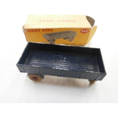 401 - Collection of vintage Dinky cars with boxes